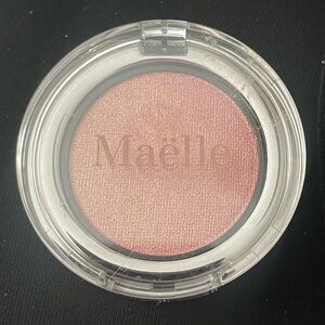 Maëlle Light Beam highlighter
